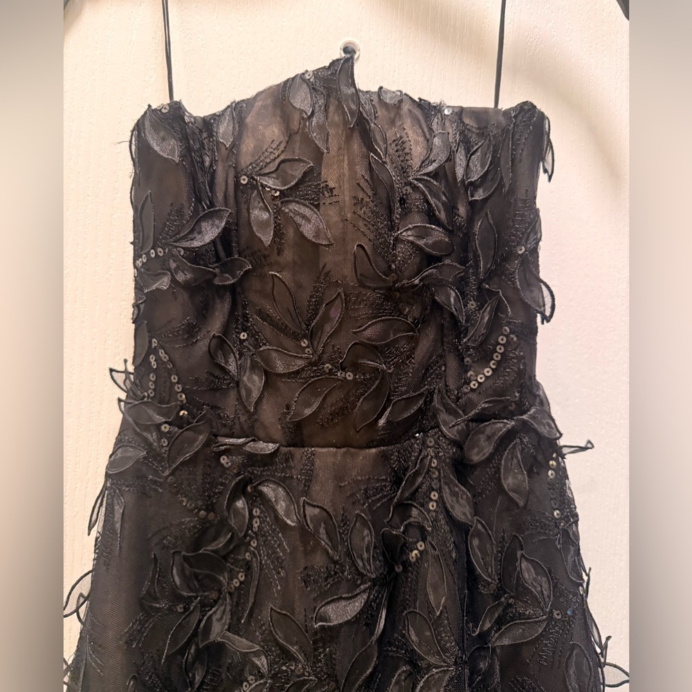 HELSI Celine Sequin 3D Floral Strapless Gown Black Evening Gown Size XS Preloved - Picture 7 of 7
